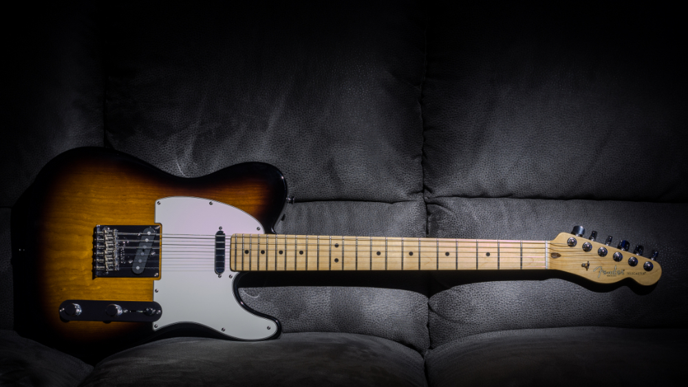 E-Gitarre USA Fender Telecaster Standard mit Farbverlaufenem Korpus und hellem Ahorn Griffbrett und Kopfplatte